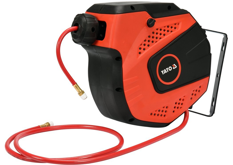 Pneumatische slang op een trommel Yato YT-24243